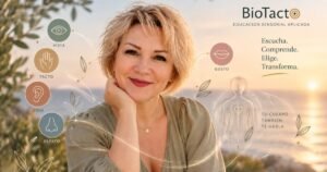 Svit Bytka, creadora de BioTacto, en un entorno natural que representa la percepción corporal consciente y la Educación Sensorial Aplicada.